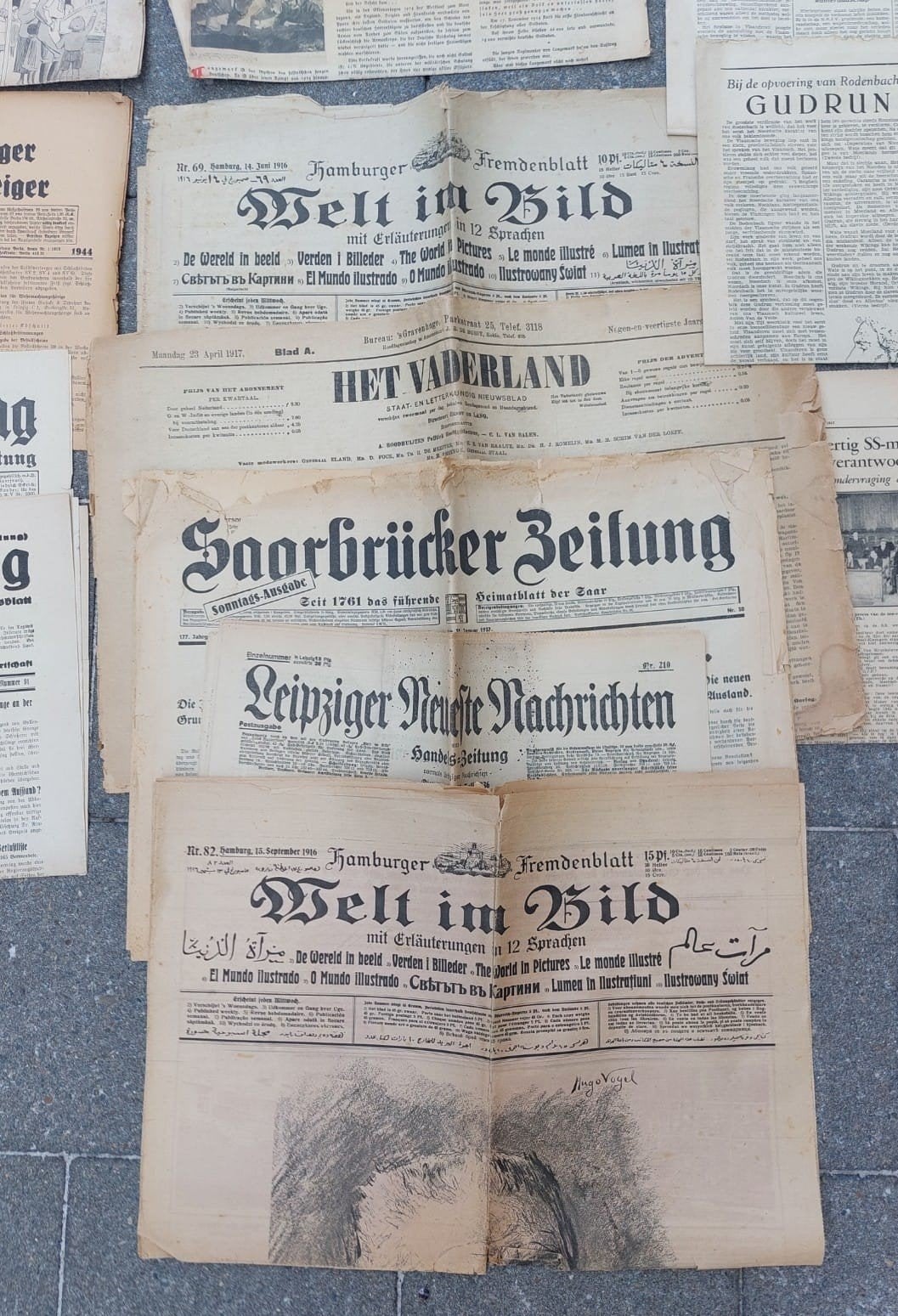 Duitse WO2 lot kranten, Ophalen of Verzenden, Landmacht, Boek of Tijdschrift