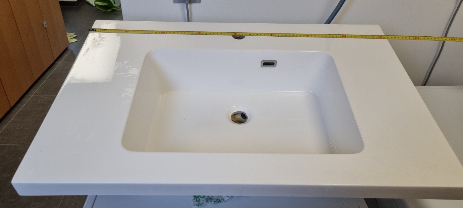 Evier blanc en corian avec siphon, Enlèvement