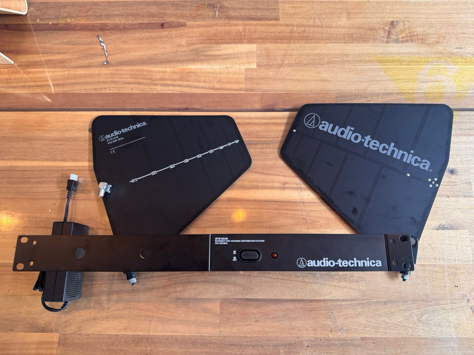 Audio Technica antenna Distribution system, Musique & Instruments, Enlèvement ou Envoi, Comme neuf, Micro chant, Sans fil