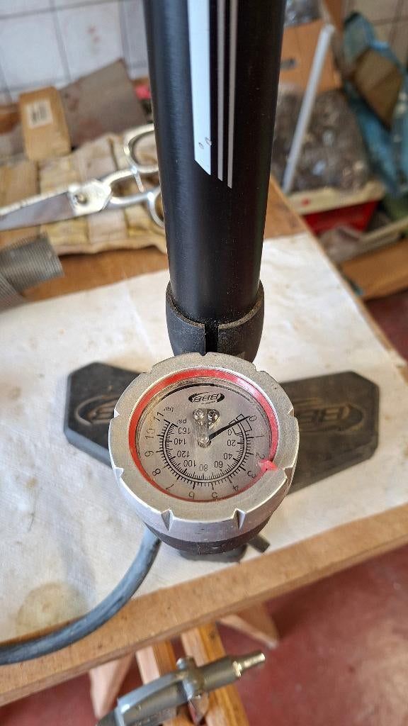 pompe à vélo, Ophalen of Verzenden, Drukmeter, Zo goed als nieuw