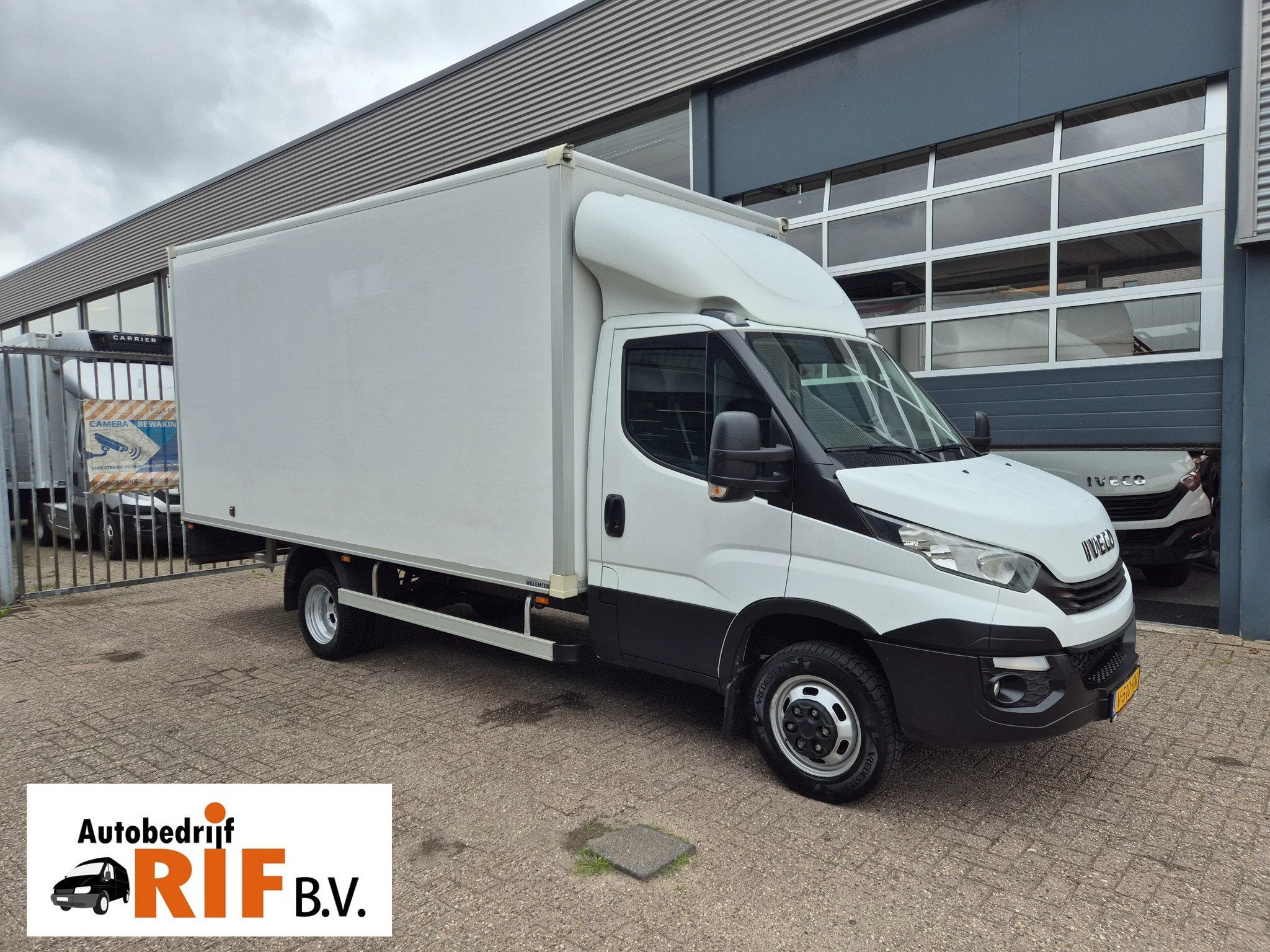 Iveco Daily 35C16 2.3D/ Navi/ Airco/ E6/ 22 KUB (bj 2018), Auto's, Gebruikt, Euro 6, Iveco, Wit