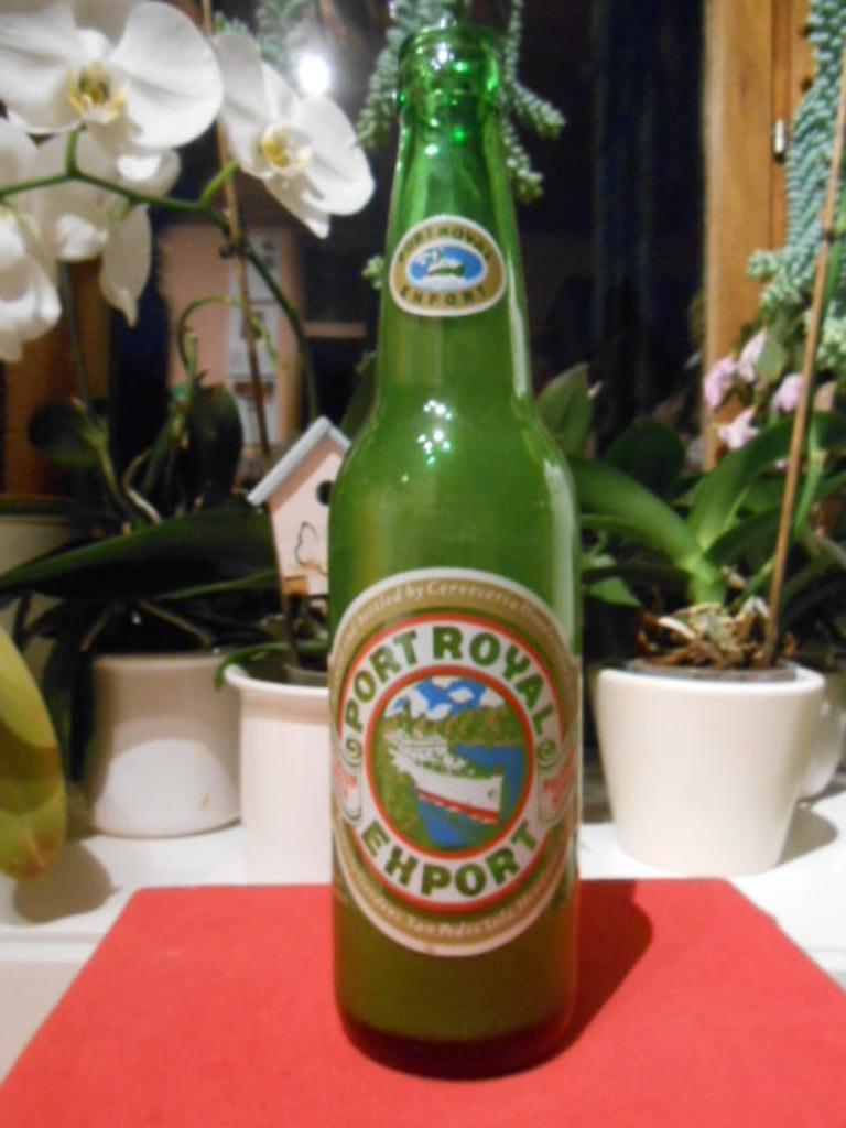 bouteille de bière de collection Portoroyal export Honduras, Enlèvement ou Envoi, Utilisé, Bouteille(s)