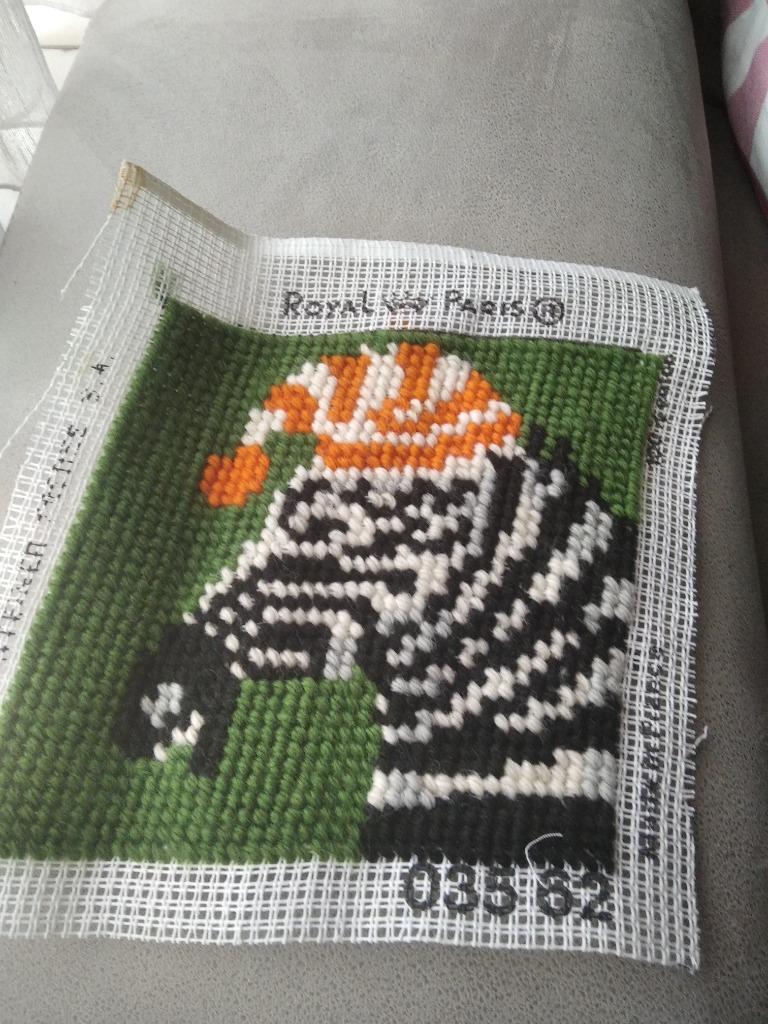Borduurwerkje halve kruisjessteek afgewerkt, Hobby en Vrije tijd, Ophalen of Verzenden, Gebruikt