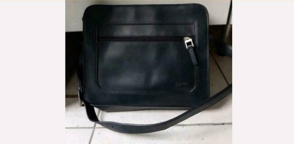 À vendre sac bleu marine pour fem marque Esprit tout nouveau, Enlèvement, Comme neuf, Bleu, Esprit