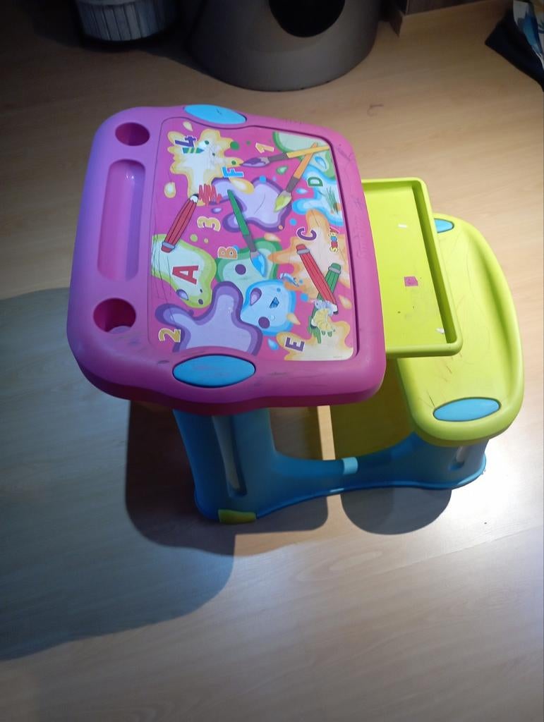 Bureau voor kinderen, Enlèvement