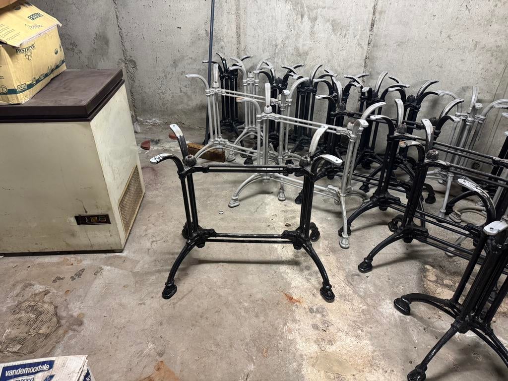 Zware gietijzeren tafel onderstellen, Huis en Inrichting, Tafelonderdelen, Ophalen, Gebruikt, Tafelpoot