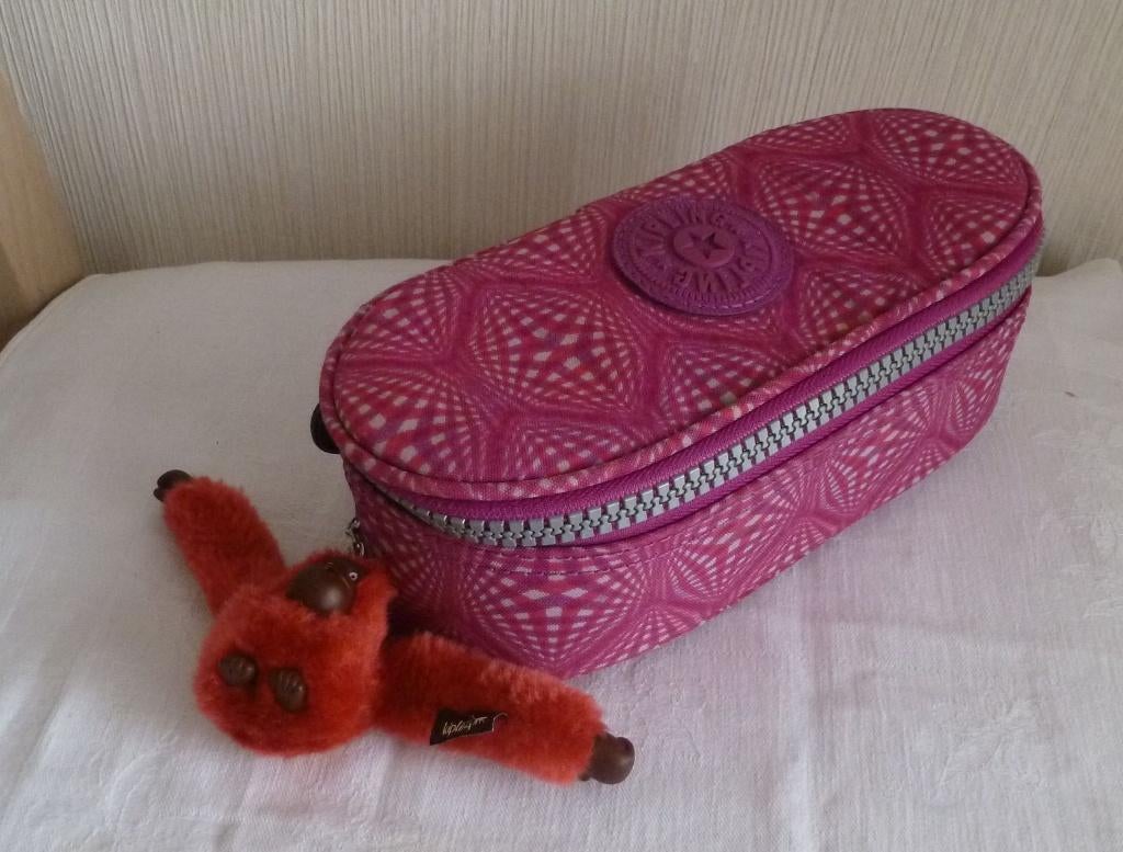 Kipling plumier ovale "duobox" tricolore + singe, Divers, Fournitures scolaires, Utilisé, Enlèvement ou Envoi