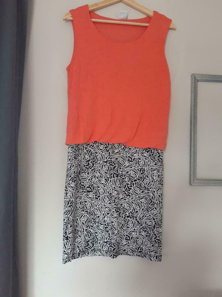 Robe Vero Moda imprimée corail/noir/blanc taille M, Taille 38/40 (M), Enlèvement ou Envoi, Au-dessus du genou, Comme neuf