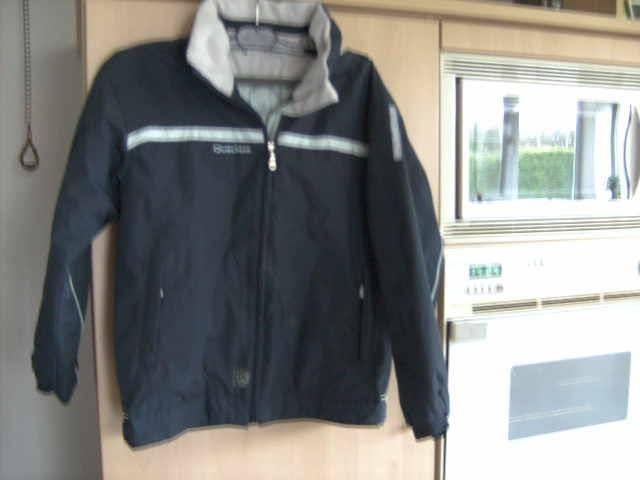 Jas Quechua.  maat 152.  Jongen., Ophalen of Verzenden, Zo goed als nieuw, QUECHUA., Jongen