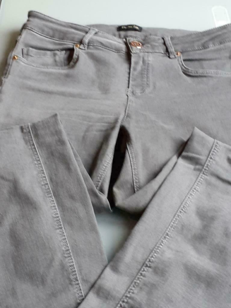 Jeans Massimo Dutti (dames) Mt. 28, Kleding | Dames, Ophalen, Massimo Dutti, W28 - W29 (confectie 36), Grijs