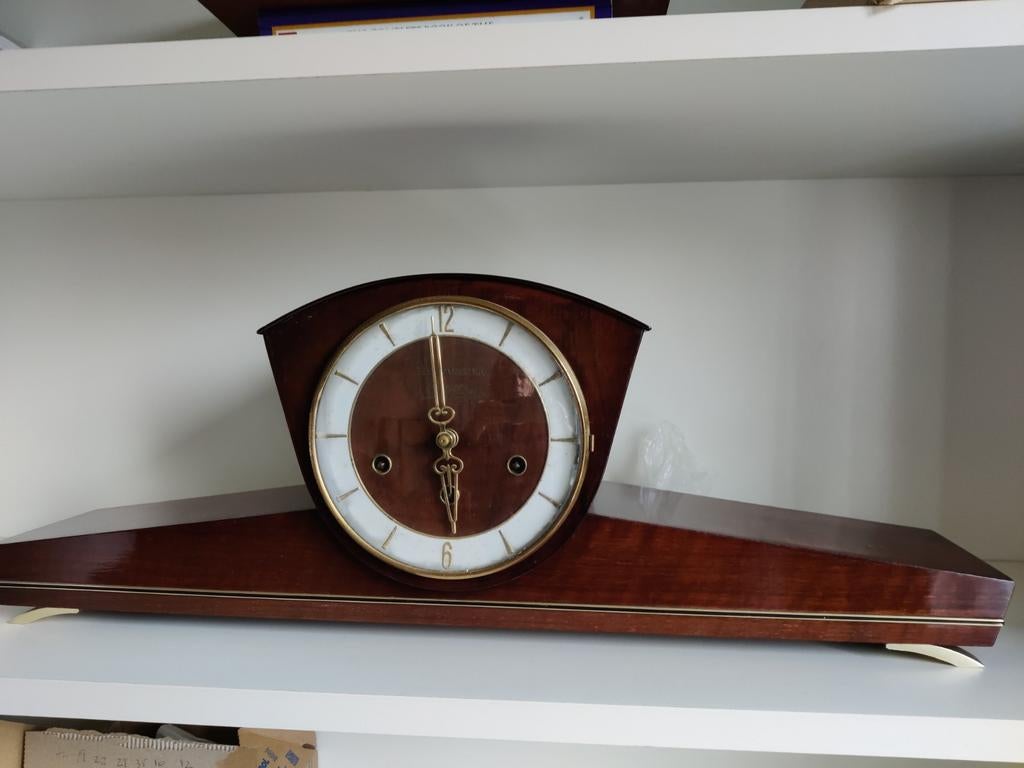 Horloge baryton antique, Enlèvement