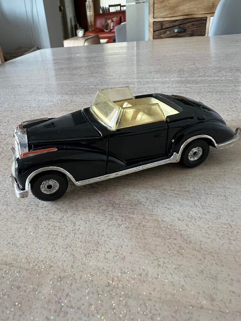 Mercedes-Benz 300S Corgi. Longueur 13cm sur 5,5 cm., Gebruikt