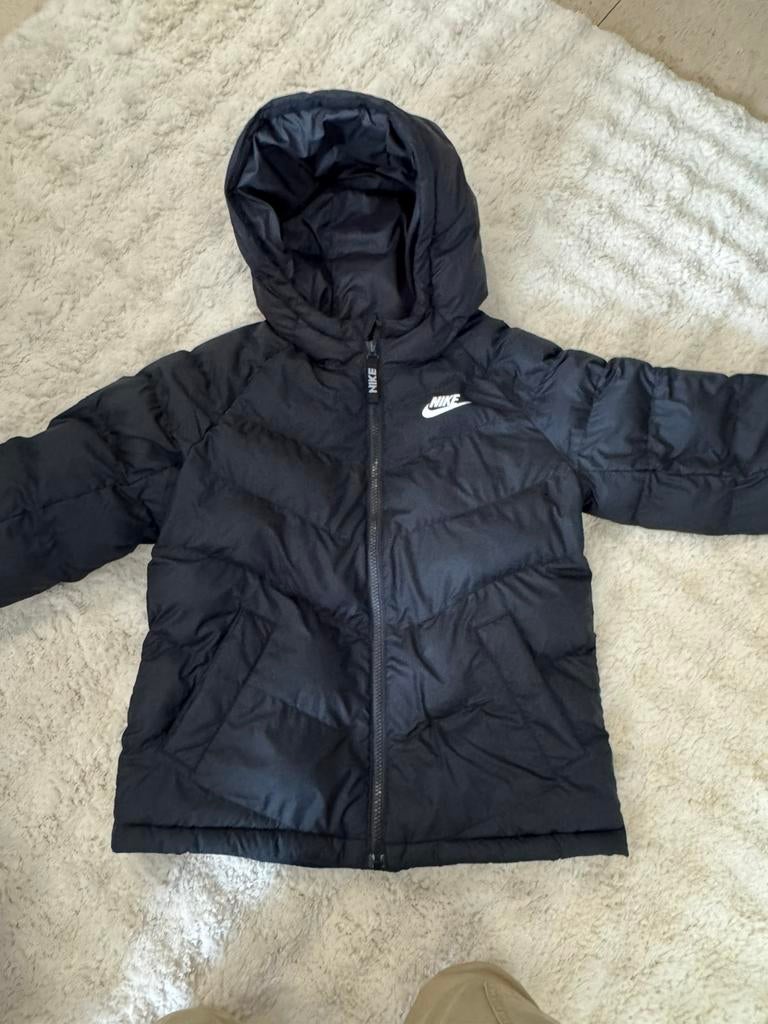 Nike jas, Ophalen of Verzenden, Zo goed als nieuw, Jongen, Jas