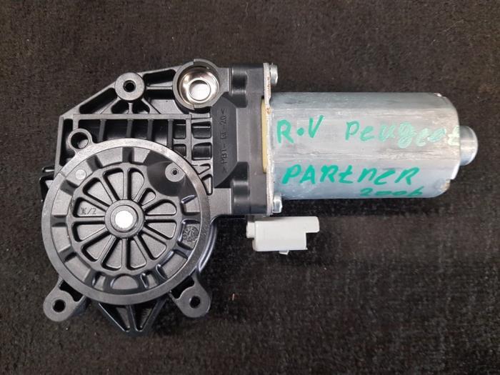 Moteur de vitre portière d'un Peugeot Partner, Enlèvement ou Envoi, 3 mois de garantie, Utilisé, Peugeot