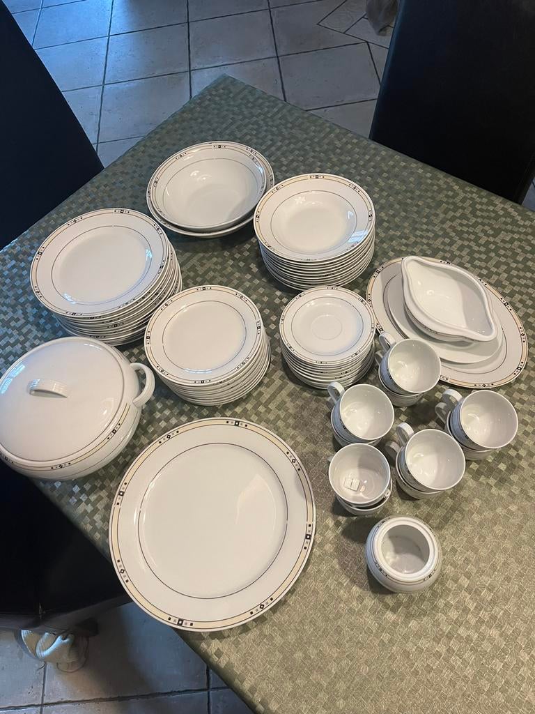 63-delig servies, Enlèvement, Assiettes(s)