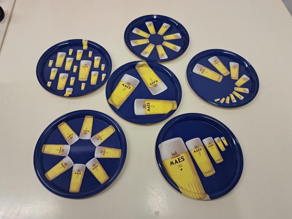 6 sous-verres en fer de Maes Pils : une gamme complète de no, Enlèvement ou Envoi, Comme neuf