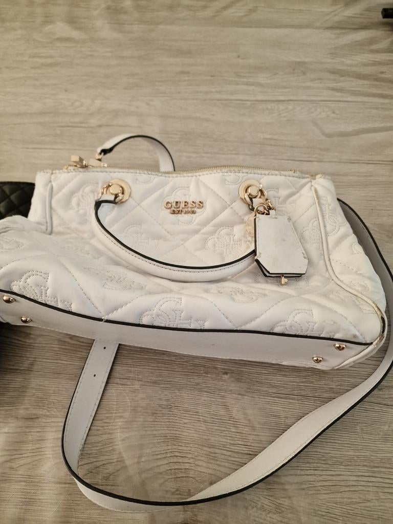 Handtas van guess, Handtassen en Accessoires, Tassen | Damestassen, Ophalen, Zo goed als nieuw, Handtas