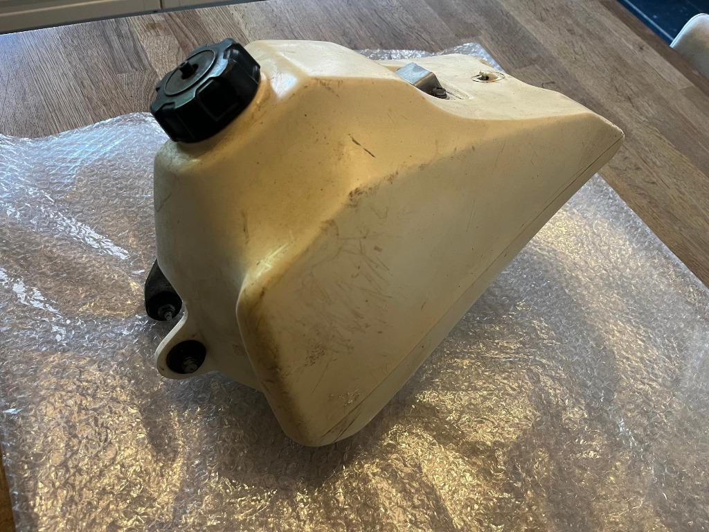 RESERVOIR ESSENCE YAMAHA YZ 80 1983 TYPE 22W, Motoren, Ophalen of Verzenden