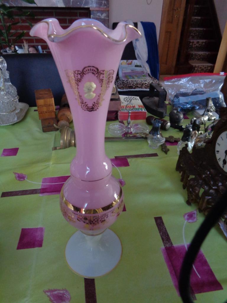 Vase opaline, Enlèvement