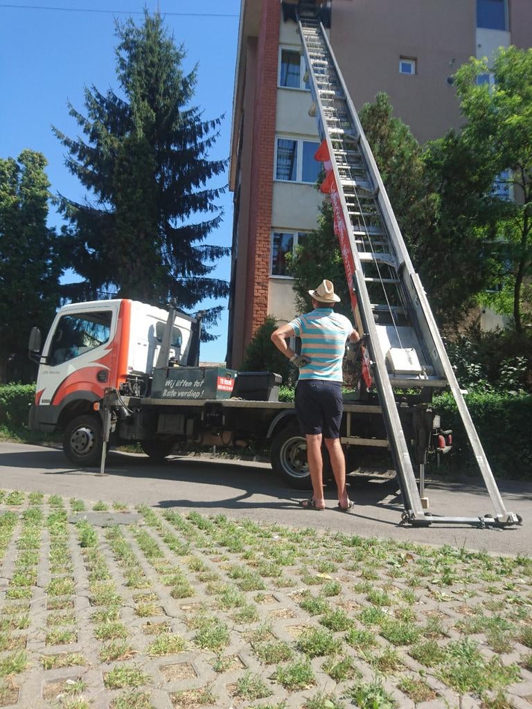 Te huur ladderlift met operator