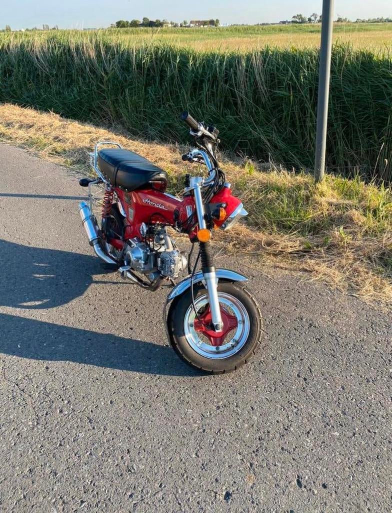 Skyteam Dax 50cc (Ruil mogelijk), Fietsen en Brommers, Ophalen, Overige modellen, Klasse A (25 km/u), Zo goed als nieuw