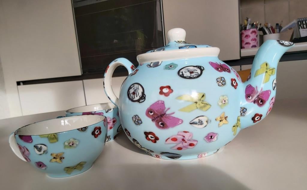 Grote theepot met 2 tassen, Huis en Inrichting, Ophalen