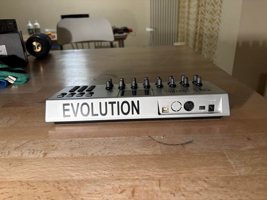 Evolution UC‑16 U‑Control – Très bon état- controller midi, Muziek en Instrumenten, Ophalen, Zo goed als nieuw