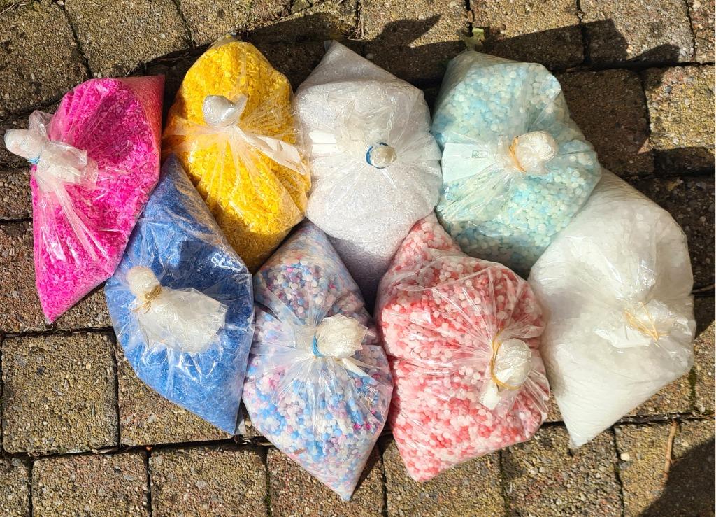 Knutsel korrels plastiek in verschillende kleuren., Ophalen, Nieuw, Knutselwerk