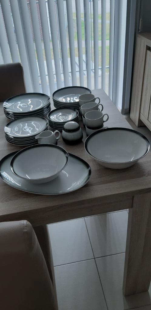 servies, Maison & Meubles, Cuisine | Vaisselle, Enlèvement, Comme neuf, Autres styles, Service complet