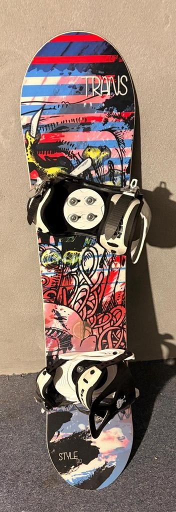 Kids snowboard +boots 1 week gebruikt, Sport en Fitness, Snowboarden, Ophalen, Bindingen