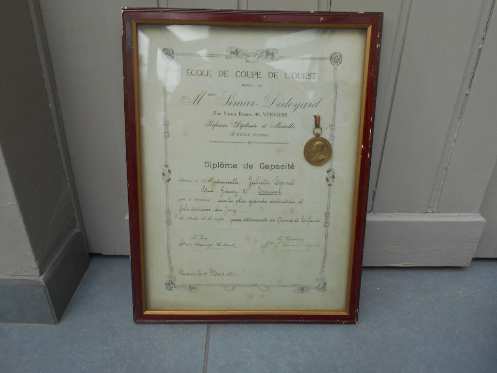 ancien diplome 1921 Verviers ecole de coupe pour vetements, Antiquités & Art, Enlèvement ou Envoi