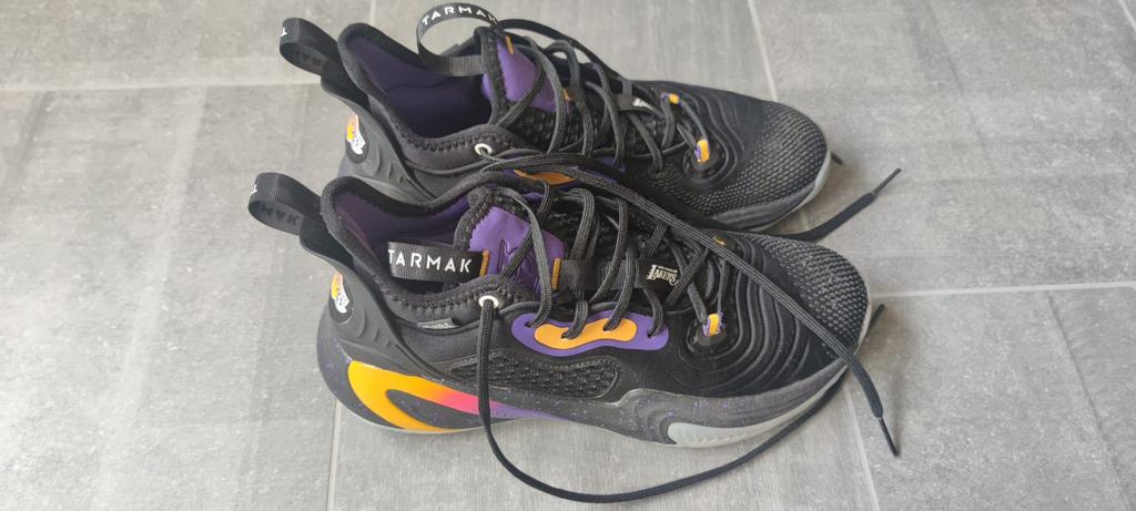 Chaussures Future édition Los Angeles Lakers, Enlèvement, Comme neuf, Future
