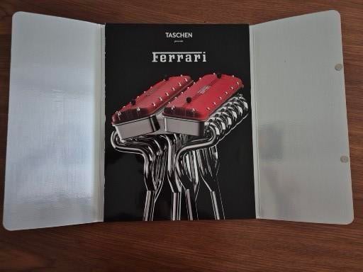 SACS Ferrari Teaser Edition 2017 - Nouveau !, Autos, Ferrari, Particulier, Rouge, Envoi