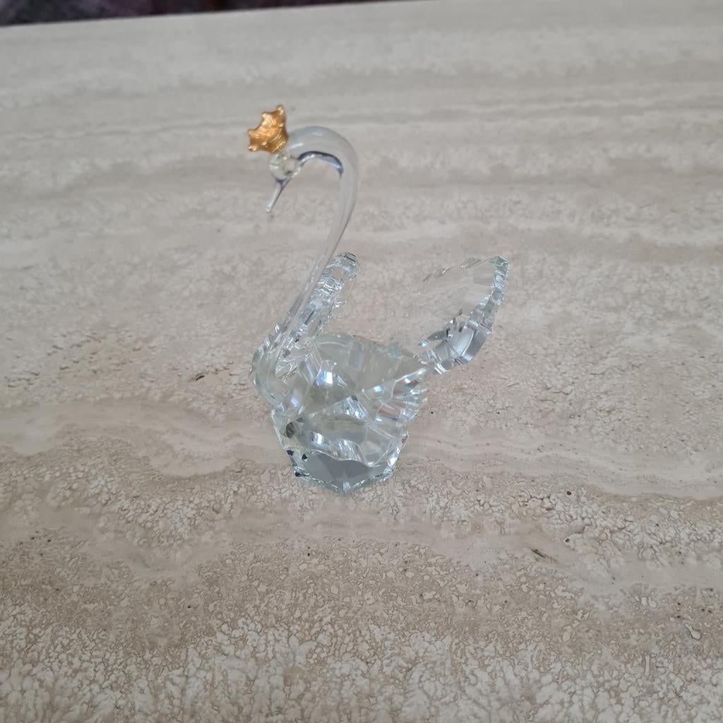Kristallen zwaanbeeld 'Crystal of Bohemia', Enlèvement