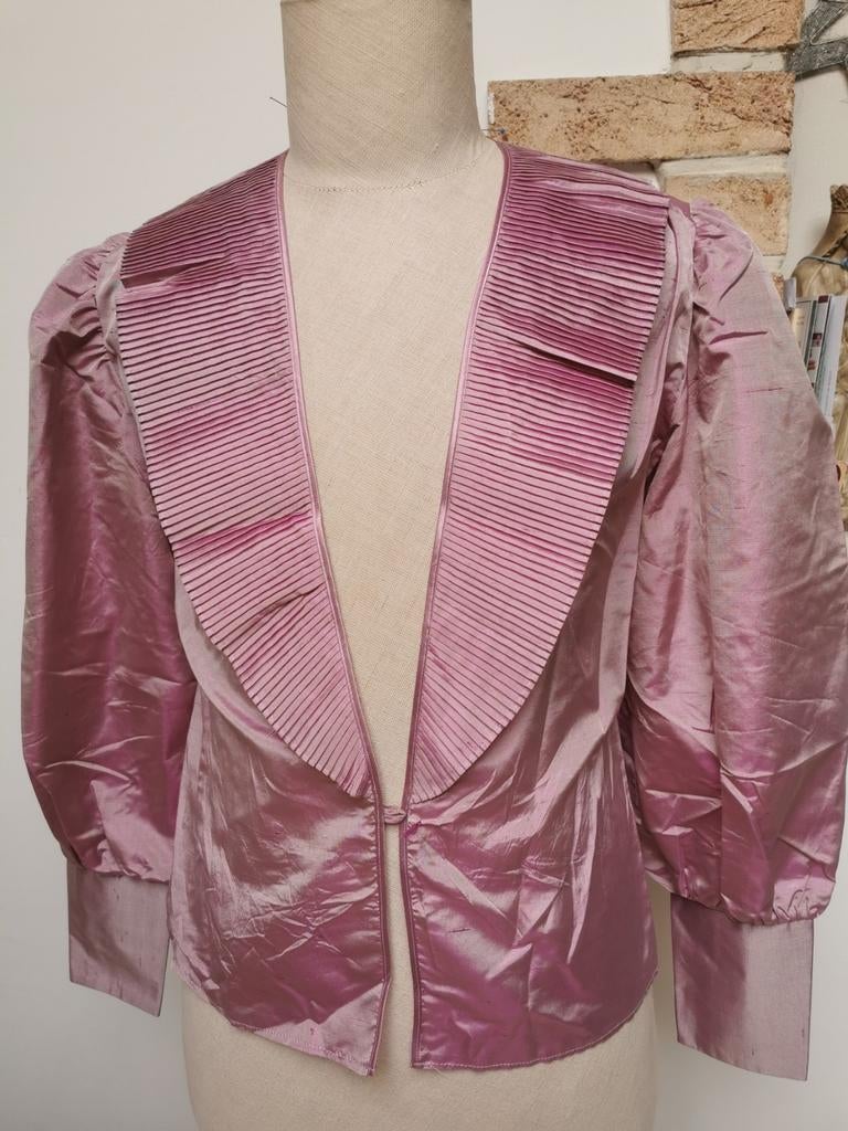 Magnifique chemisier en soie de Couture Charmy, Enlèvement ou Envoi, Comme neuf, Taille 42/44 (L), Autres couleurs