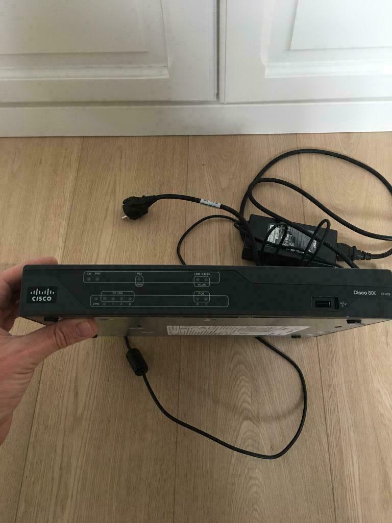 Cisco 881-k9 router te koop, Informatique & Logiciels, Routeurs & Modems, Utilisé, Routeur, Enlèvement ou Envoi
