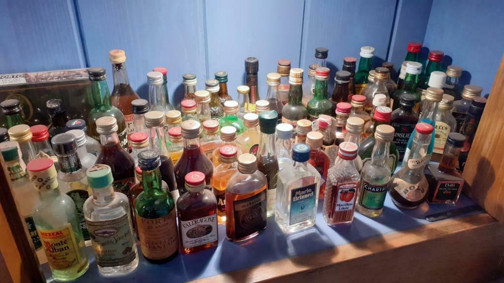Collection bouteilles miniatures "mignonettes"+/- 250 pièces, Enlèvement, Utilisé, Bouteille(s)