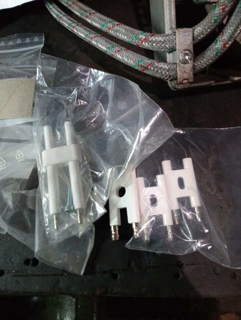 Electrodes d'allumage brûleurs mazout fuel., Enlèvement
