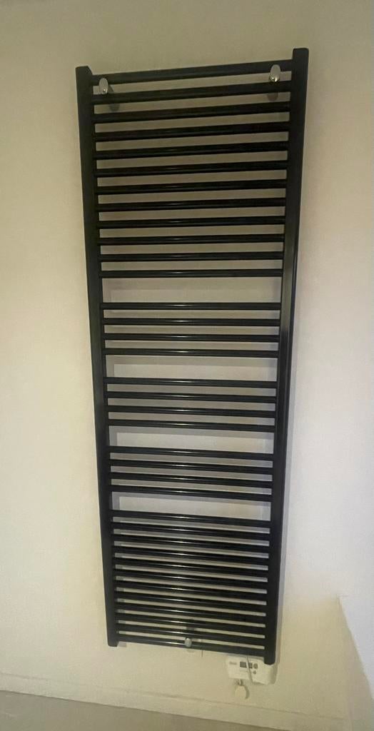 Elektrische handdoekradiator Radson Flores 600x1807mm, Doe-het-zelf en Bouw, Verwarming en Radiatoren, Zo goed als nieuw, Radiator