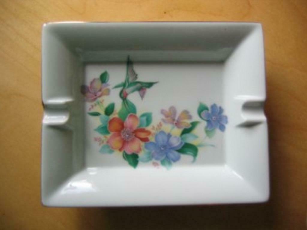 Cendrier en porcelaine de "LIMOGES", Enlèvement ou Envoi