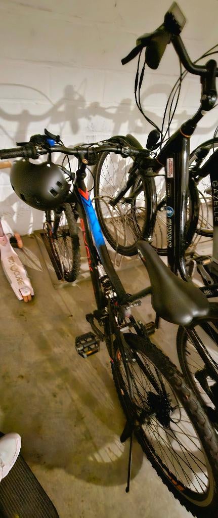 Fiets  met helm moet weg  26 inch, Fietsen en Brommers, Steps, Ophalen, Zo goed als nieuw, Overige typen