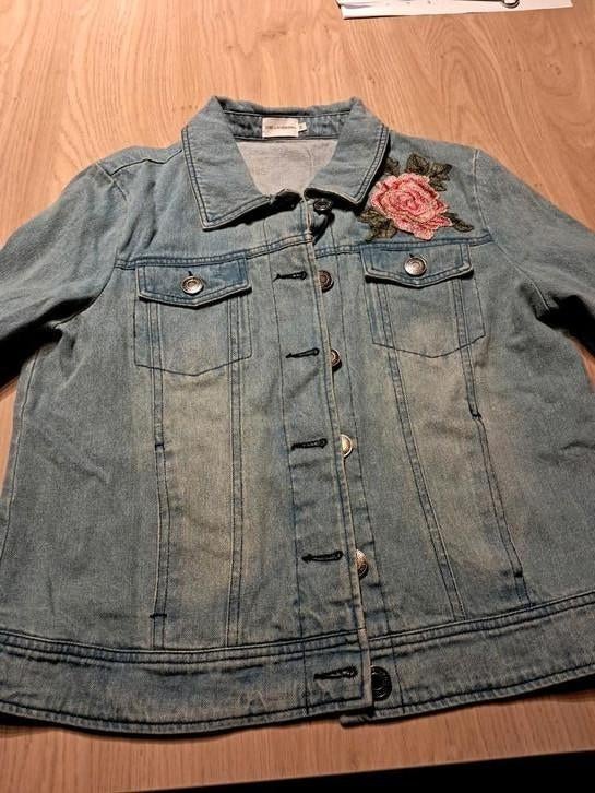 Jeansjasje Nieuw Merk Zoe Loveborn Maat Medium, Kleding | Dames, Maat 38/40 (M), Overige kleuren, Nieuw, Ophalen of Verzenden
