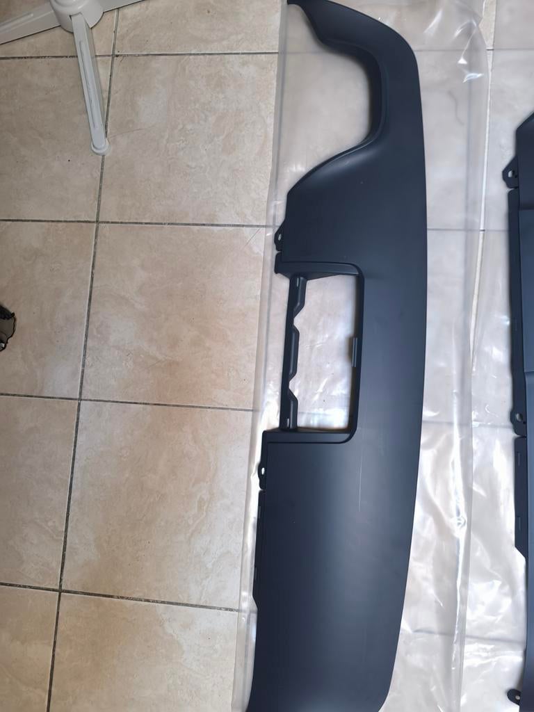 Diffuseur bmw E60 pour attache remorque, BMW