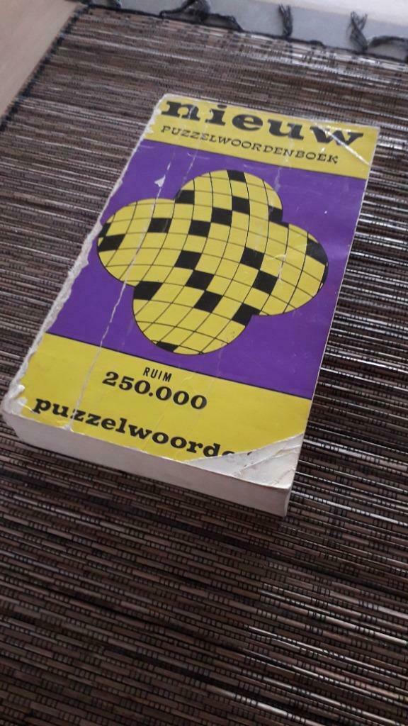 Nieuw puzzelwoordenboek, Boeken, Ophalen of Verzenden, Zo goed als nieuw, Overige onderwerpen