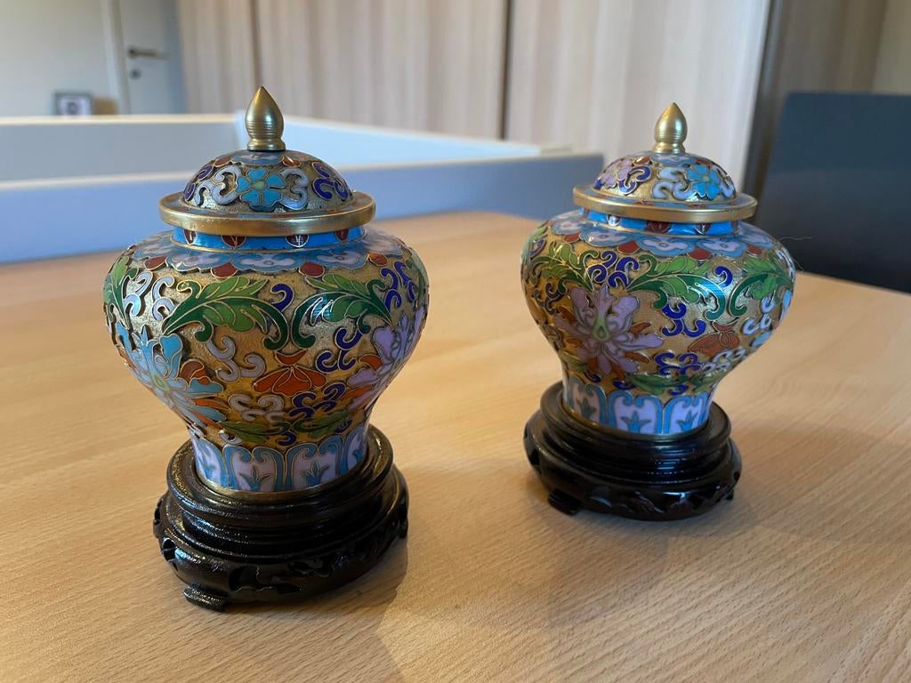 2 cloisonné vaasjes, Ophalen