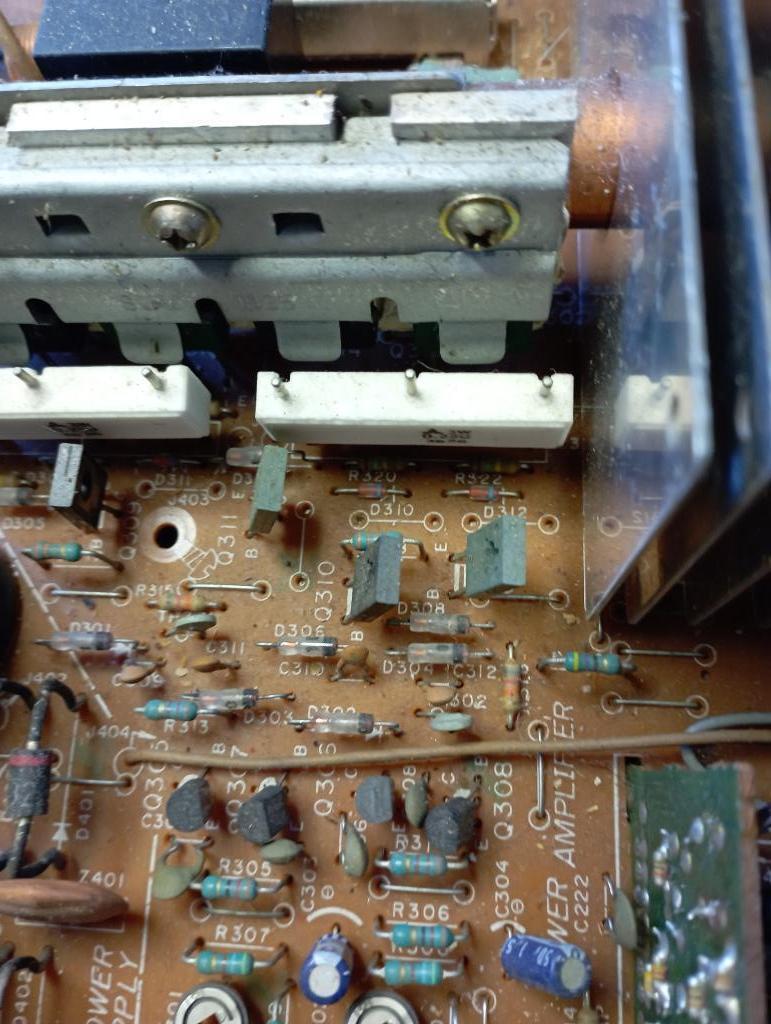 Pièces détachées pour Ampli Technics SUV - 303, TV, Hi-fi & Vidéo, Autres marques, Moins de 60 watts, Enlèvement, Stéréo