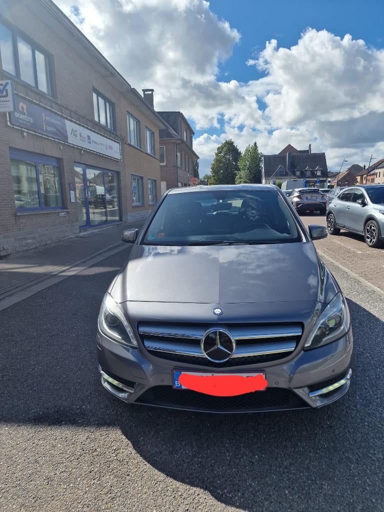 Mercedes b180, Autos, Mercedes-Benz, Cuir, Argent ou Gris, Achat, Euro 6