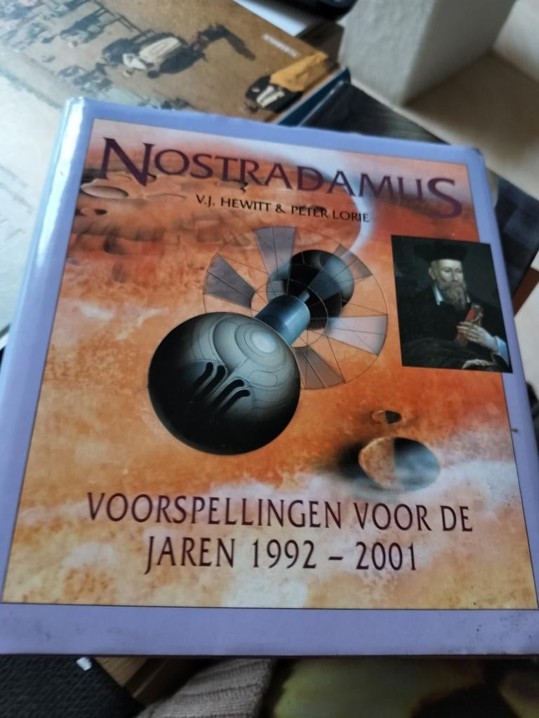 V.J. Hewitt - Nostradamus, Enlèvement, V.J. Hewitt; P. Lorie