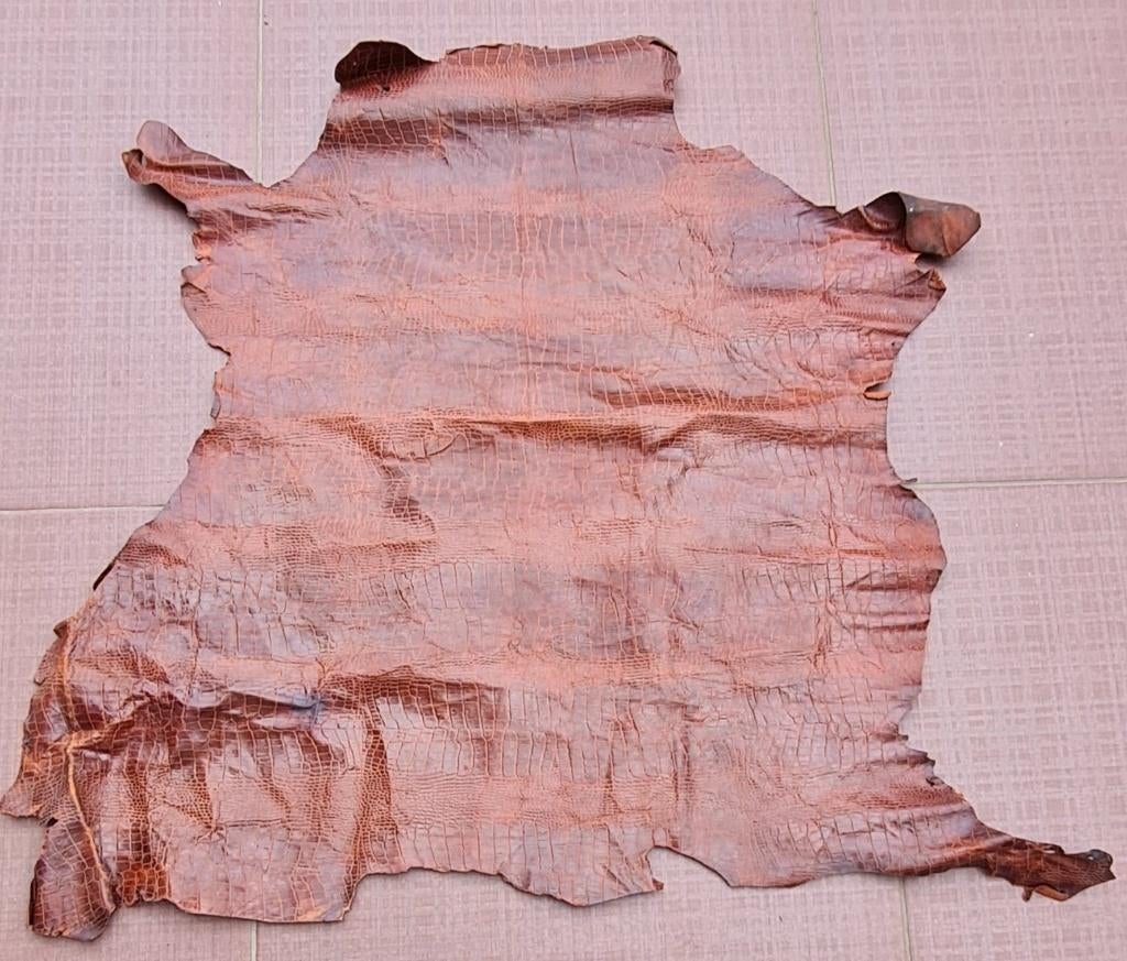 Peau en cuir véritable avec motif imprimé Congo découpé, Enlèvement ou Envoi, Comme neuf, Brun, 120 cm ou plus