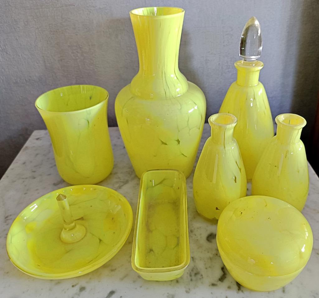 Nécessaire de toilette en verre marmoréen jaune, vintage, Antiquités & Art, Enlèvement
